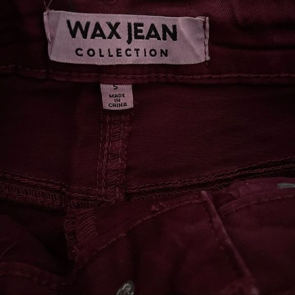 NWT Wax Jean Women's Distressed Rolled Cuff Shorts Burgundy Small - Picture 4 of 5